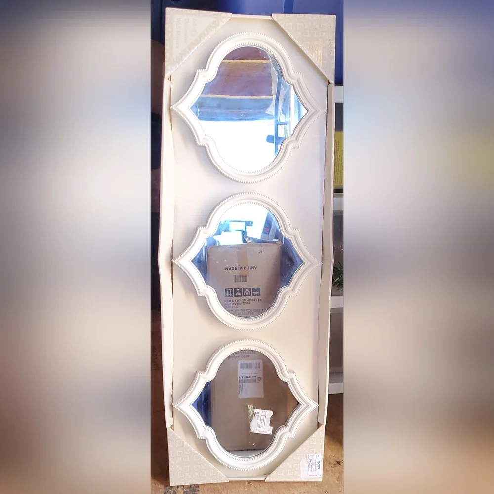 Set of 3 small mirrors NWT